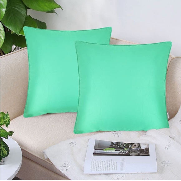 Set 0f 4 Decorative Outdoor Throw Pillow Covers - Picture 4 of 4